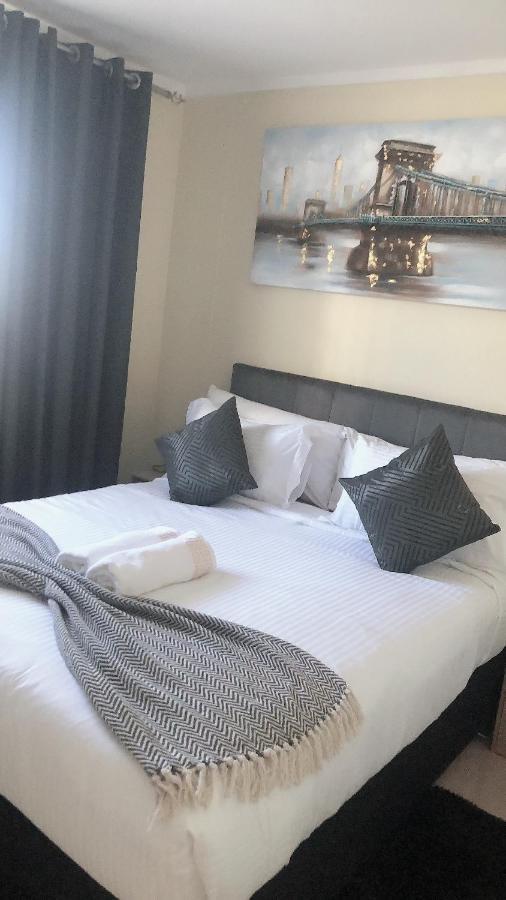 Menlyn Place Staycation Apartment